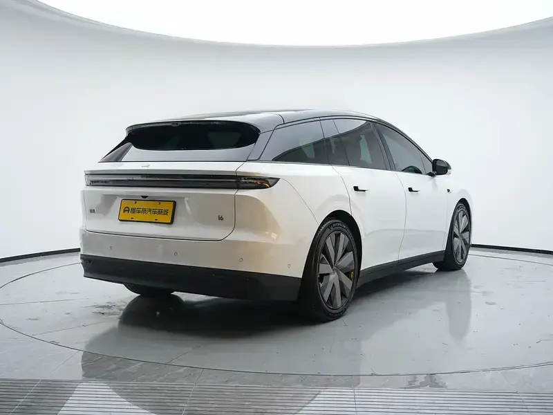 2025 Li Auto (Lixiang) i6 с пробегом 25 500 км