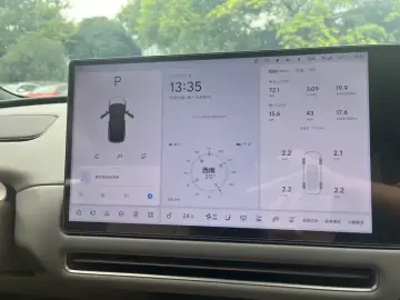 2025 Li Auto (Lixiang) i6 с пробегом 11 000 км
