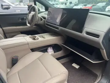2025 Li Auto (Lixiang) i6 с пробегом 11 000 км
