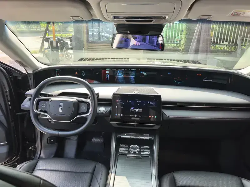 2026 Lincoln Nautilus с пробегом 11 800 км