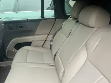 2025 Li Auto (Lixiang) i6 с пробегом 11 000 км