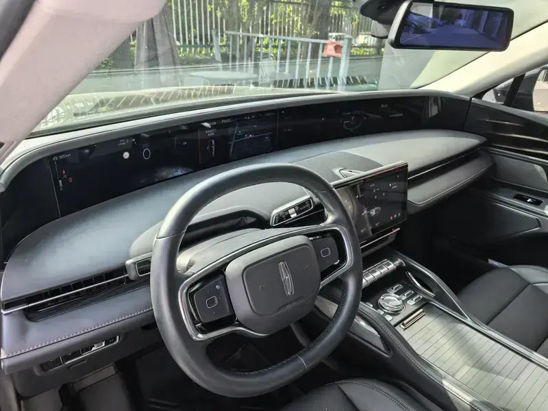 2026 Lincoln Nautilus с пробегом 11 800 км