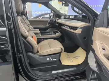2025 Lincoln Navigator с пробегом 1 100 км