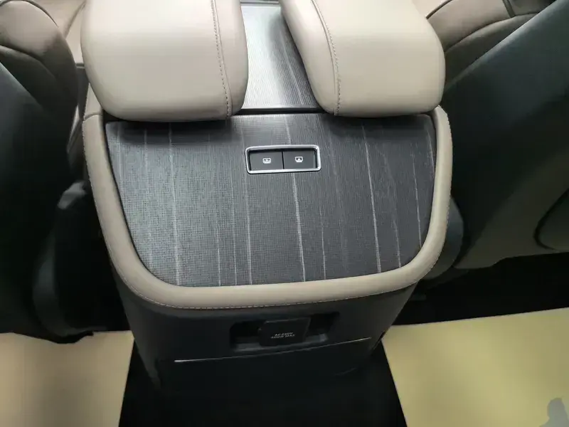 2025 Lincoln Navigator с пробегом 1 100 км