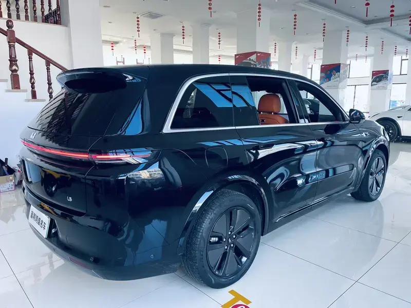 2024 Li Auto (Lixiang) L8 с пробегом 98 000 км