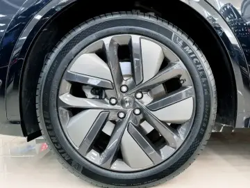 2024 Li Auto (Lixiang) L8 с пробегом 50 800 км