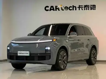 2025 Li Auto (Lixiang) L8 с пробегом 15 000 км