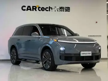 2025 Li Auto (Lixiang) L8 с пробегом 15 000 км