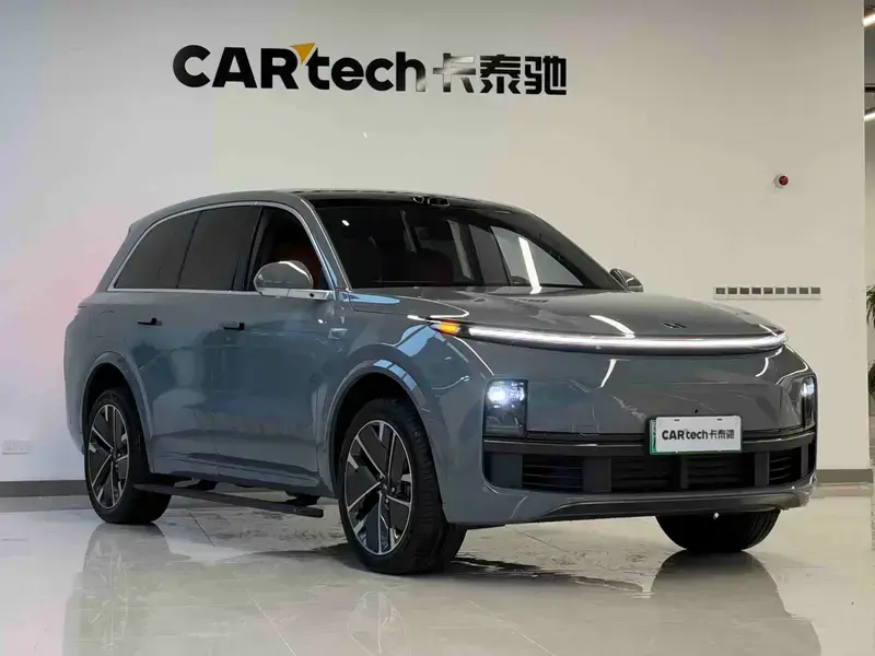 2025 Li Auto (Lixiang) L8 с пробегом 15 000 км