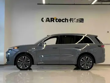 2025 Li Auto (Lixiang) L8 с пробегом 15 000 км