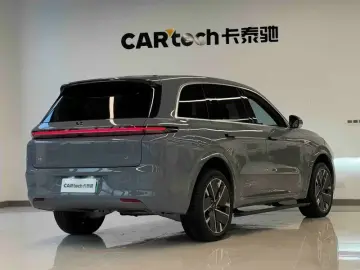 2025 Li Auto (Lixiang) L8 с пробегом 15 000 км
