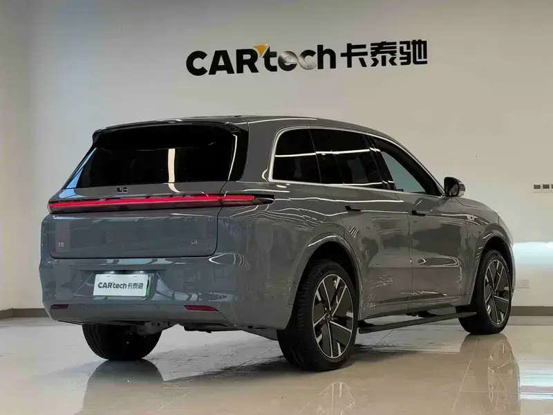 2025 Li Auto (Lixiang) L8 с пробегом 15 000 км