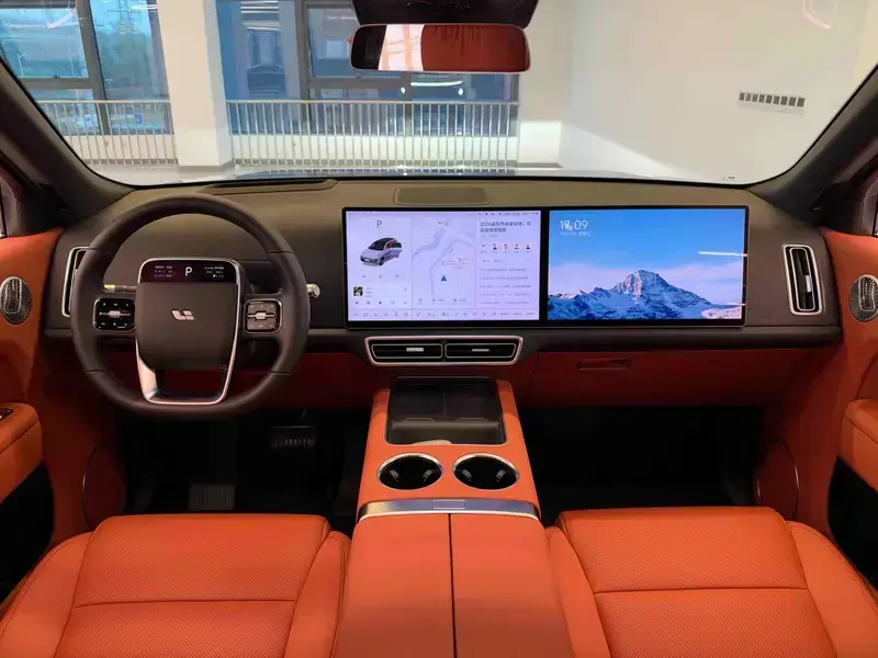2025 Li Auto (Lixiang) L8 с пробегом 15 000 км