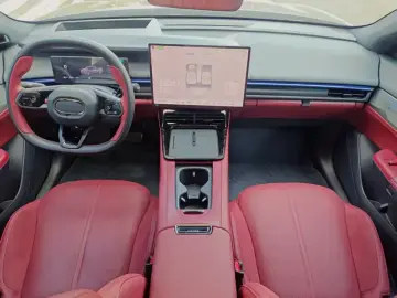 2026 Lynk & Co 07 с пробегом 6 800 км