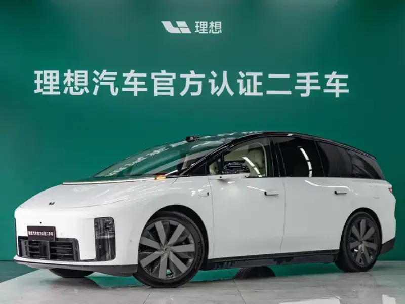 2025 Li Auto (Lixiang) i8 с пробегом 11 600 км
