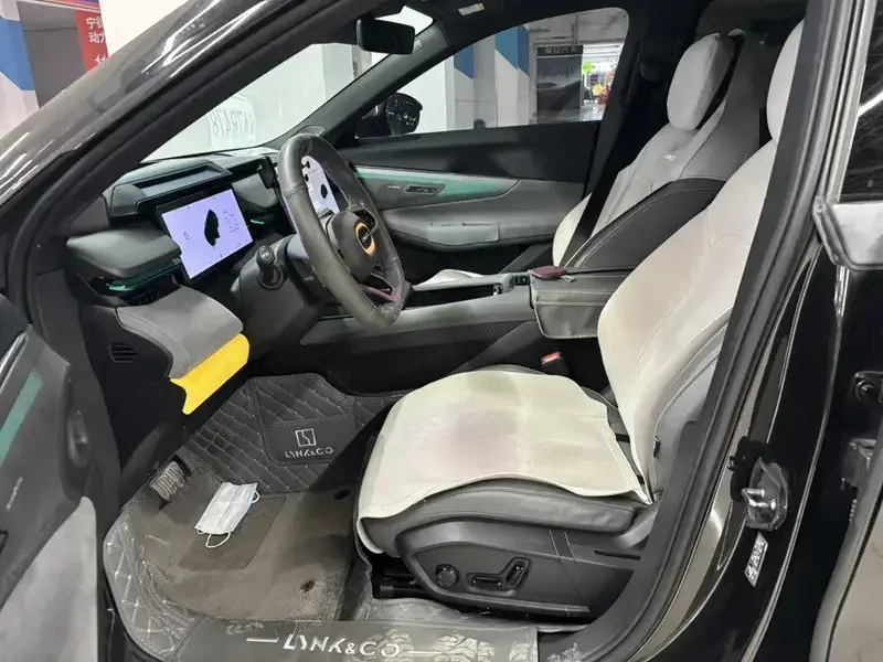 2023 Lynk & Co 08 с пробегом 50 000 км