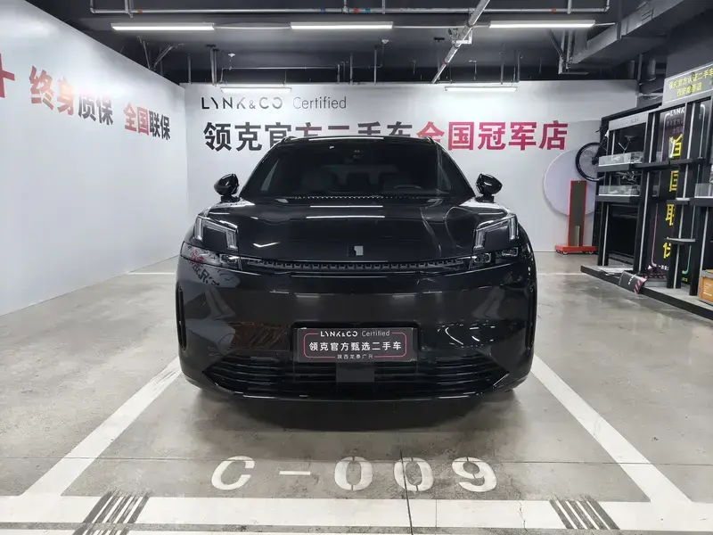 2025 Lynk & Co 08 с пробегом 33 000 км