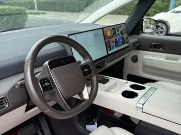 2024 Li Auto (Lixiang) Mega с пробегом 31 000 км
