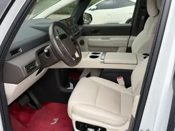 2024 Li Auto (Lixiang) Mega с пробегом 31 000 км