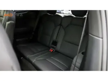 2021 Lynk & Co 09 с пробегом 35 800 км
