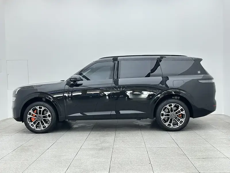 2025 Lynk & Co 900 с пробегом 7 200 км