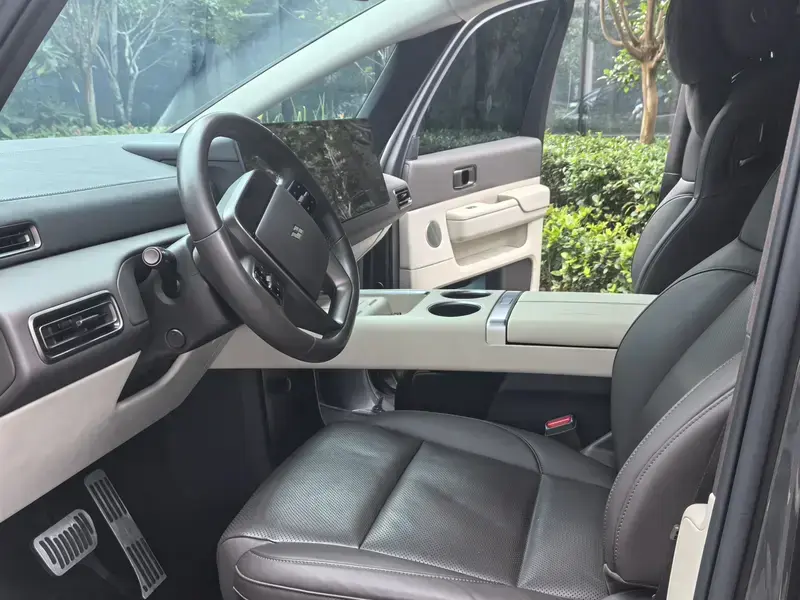 2024 Li Auto (Lixiang) Mega с пробегом 113 000 км