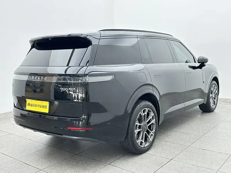 2025 Lynk & Co 900 с пробегом 7 200 км