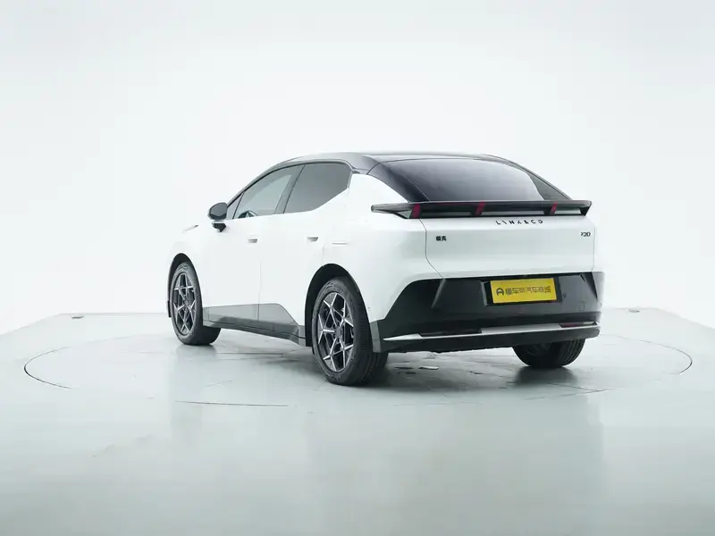 2025 Lynk & Co Z20 с пробегом 18 500 км
