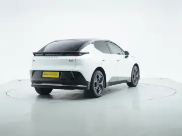 2025 Lynk & Co Z20 с пробегом 18 500 км