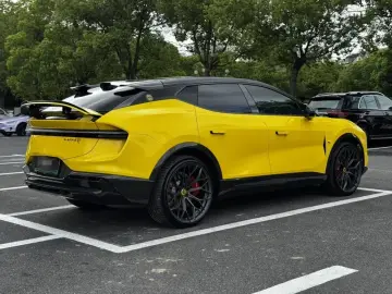 2023 Lotus Eletre с пробегом 39 000 км