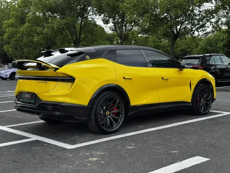 2023 Lotus Eletre с пробегом 39 000 км