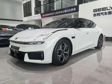 Lynk & Co 10