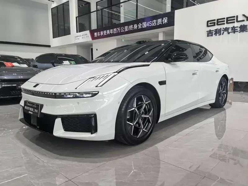 2026 Lynk & Co 10 с пробегом 400 км