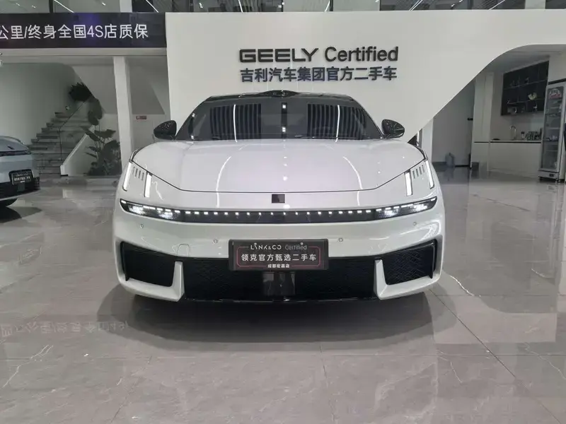 2026 Lynk & Co 10 с пробегом 400 км