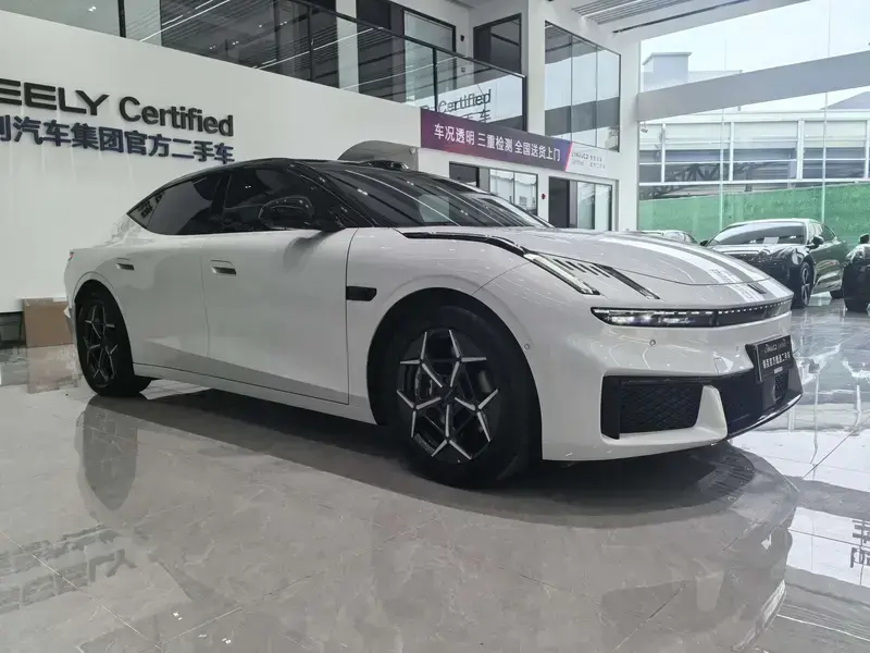 2026 Lynk & Co 10 с пробегом 400 км