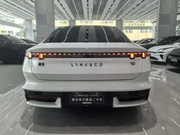 2026 Lynk & Co 10 с пробегом 400 км