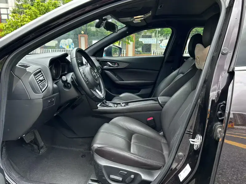 2020 Mazda CX-4 с пробегом 98 000 км