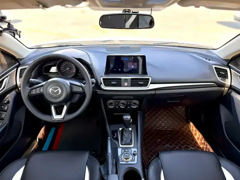 2017 Mazda Axela с пробегом 130 000 км