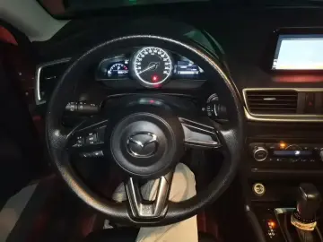 2017 Mazda Axela с пробегом 80 700 км