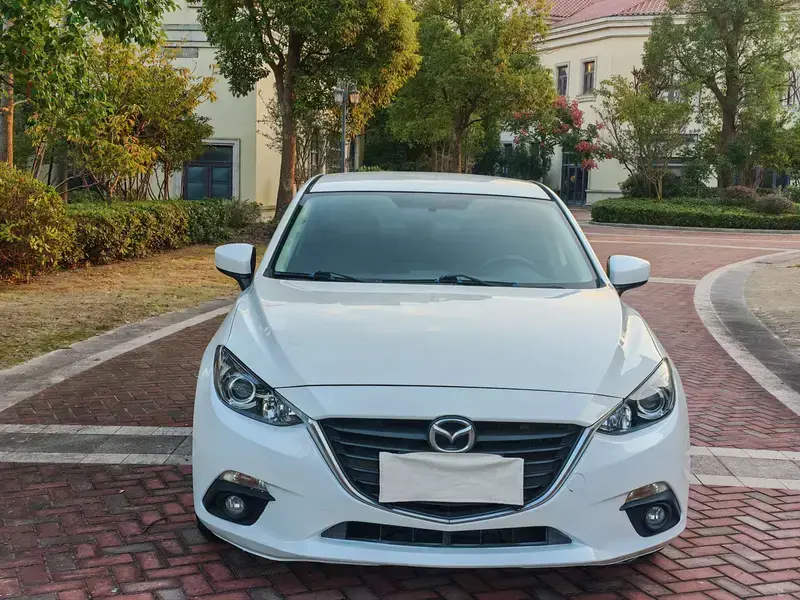 2016 Mazda Axela с пробегом 90 000 км