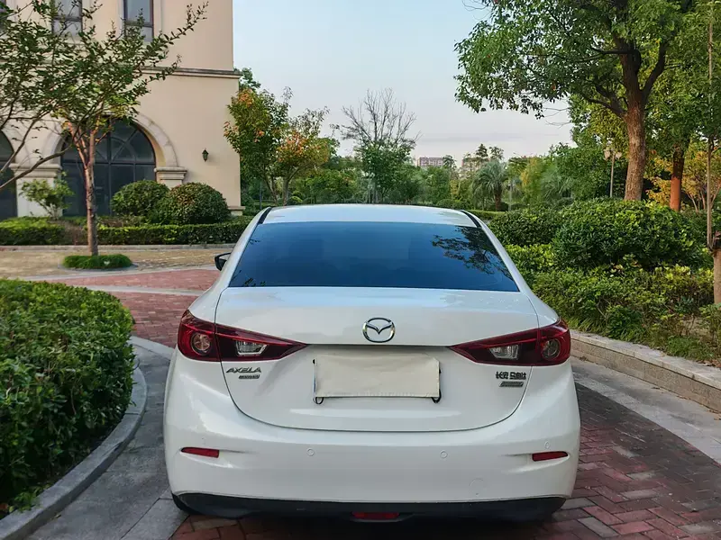 2016 Mazda Axela с пробегом 90 000 км