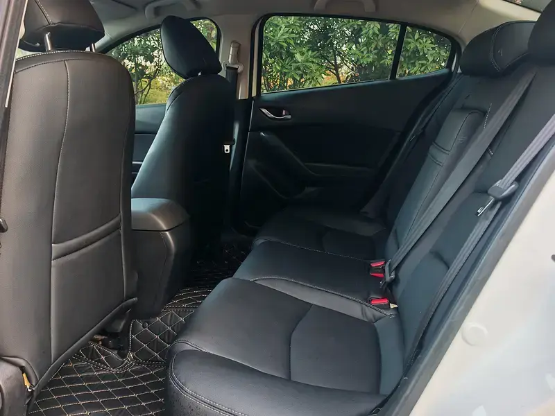2016 Mazda Axela с пробегом 90 000 км