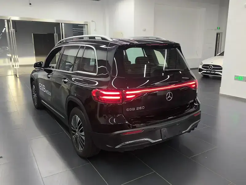 2023 Mercedes-Benz EQB с пробегом 14 500 км