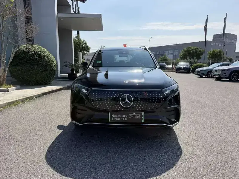 2025 Mercedes-Benz EQB с пробегом 18 100 км