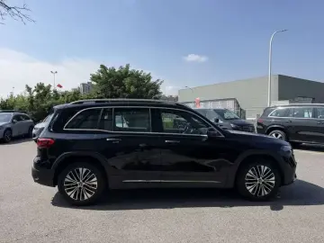 2025 Mercedes-Benz EQB с пробегом 18 100 км