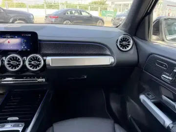 2025 Mercedes-Benz EQB с пробегом 18 100 км