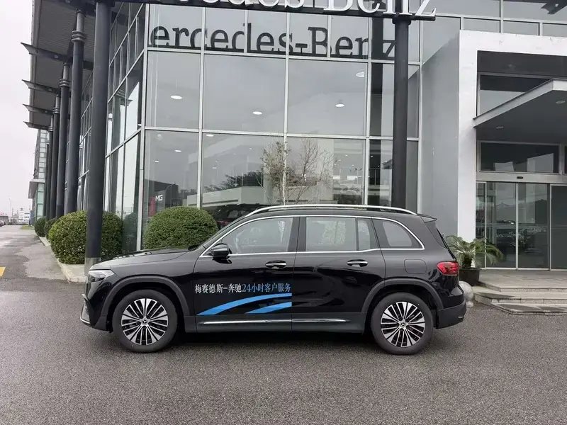2023 Mercedes-Benz EQB с пробегом 16 500 км