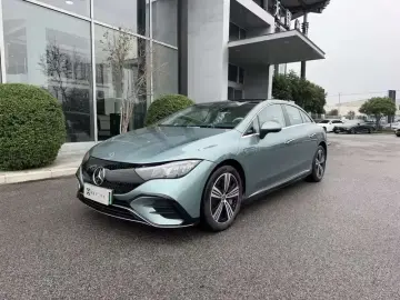 2025 Mercedes-Benz EQE с пробегом 18 600 км