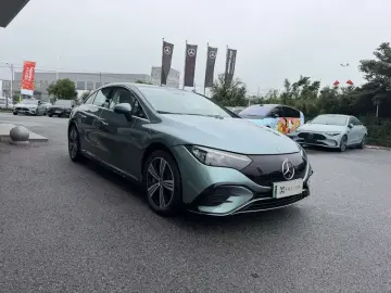 2025 Mercedes-Benz EQE с пробегом 18 600 км