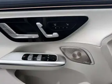 2025 Mercedes-Benz EQE с пробегом 18 600 км